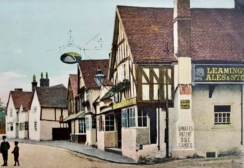 White Swan, Knowle