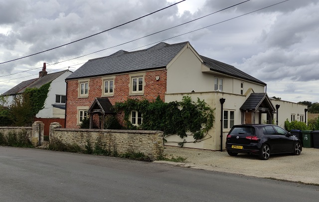 Kicking Donkey, Brokerswood