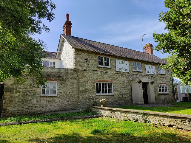 Horse & Groom, East Woodlands