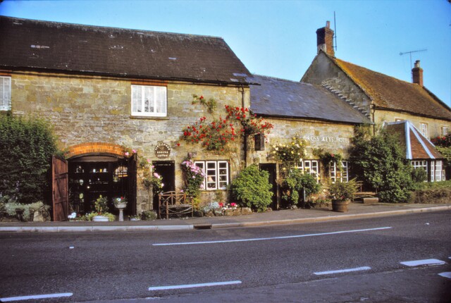 Cross Keys, Fovant