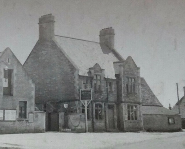 Queens Head, Hullavington