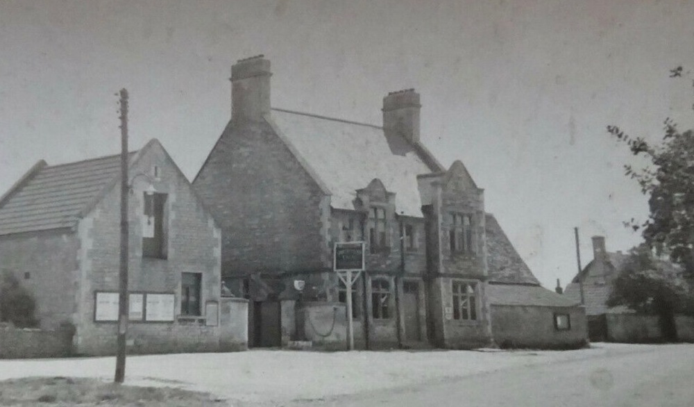 Queens Head, Hullavington