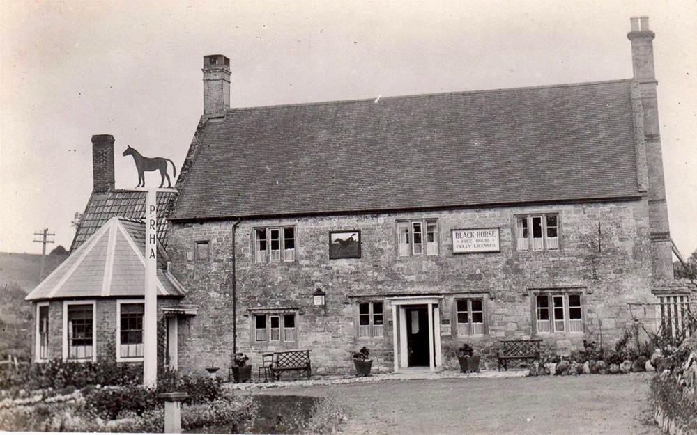 Black Horse, Teffont