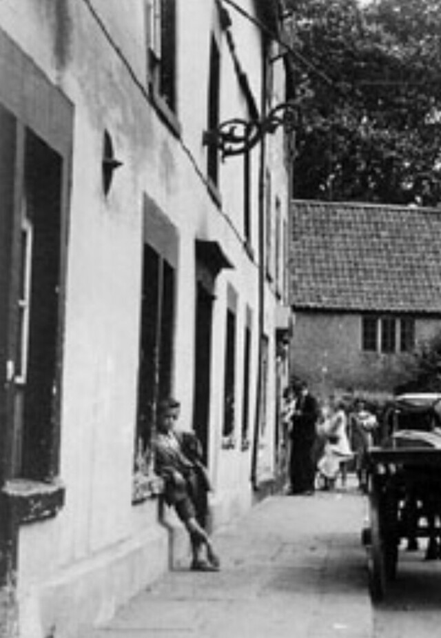 New George, Trowbridge