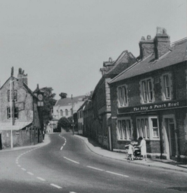 Ship & Punch Bowl, Warminster