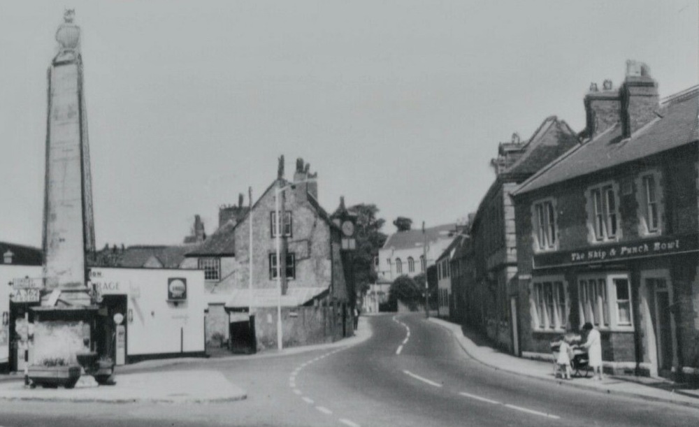 Ship & Punch Bowl, Warminster