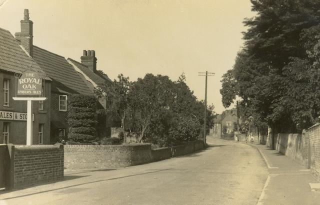 Royal Oak, Worton