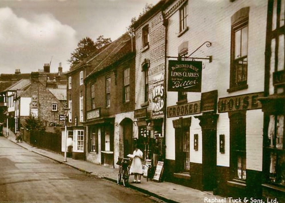 Crooked House, Droitwich