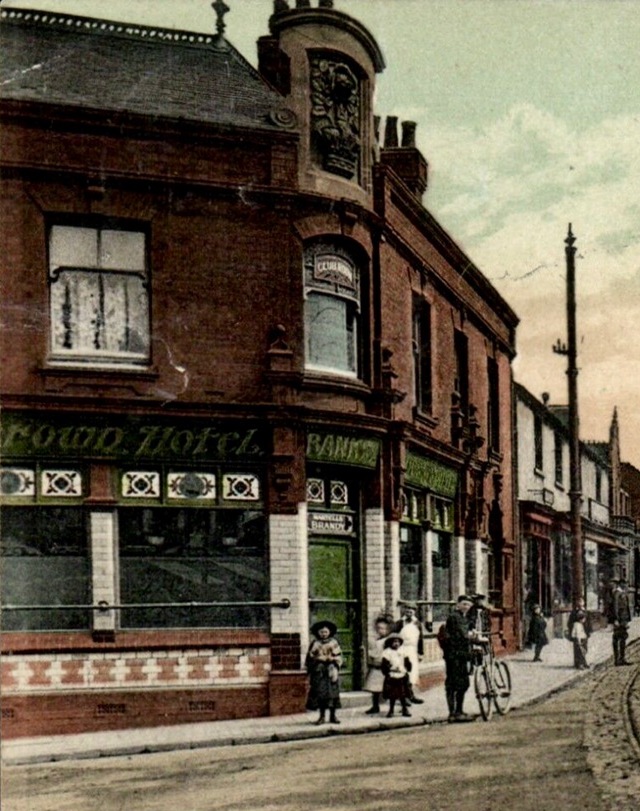 New Rose & Crown, Lye