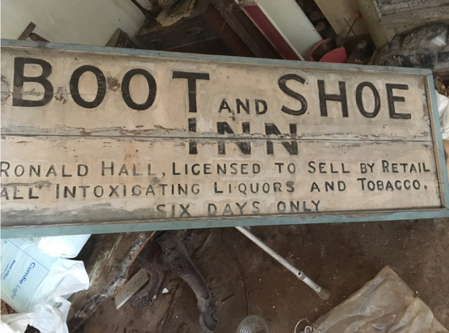 Boot & Shoe, Ellingstring