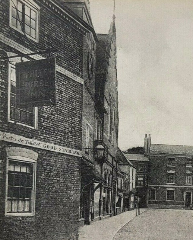 White Horse, Howden