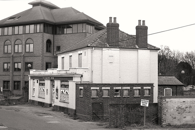 Railway Swan, Bedford