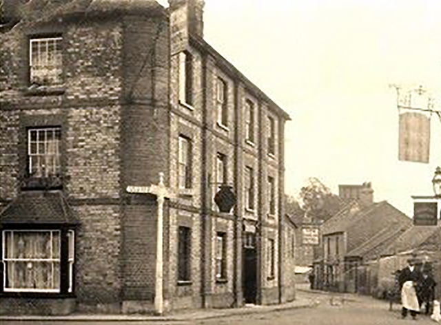 Red Lion, Lambourn