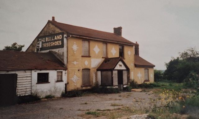 Bull & Horseshoes, Hastingwood