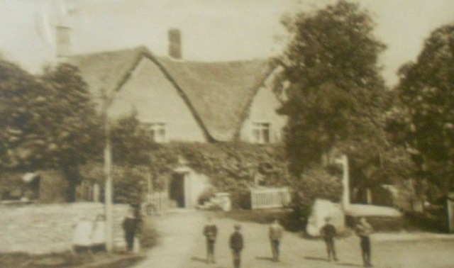 The Portcullis, Hillesley