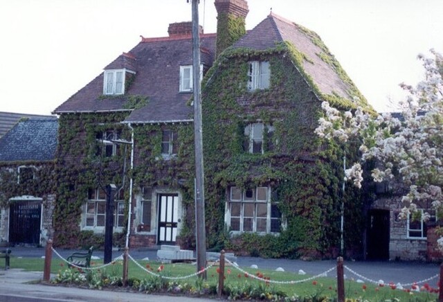 Crown & Anchor, Stonehouse