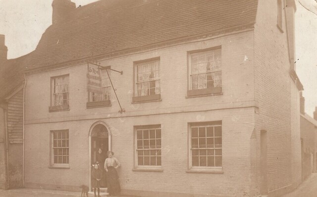 Queens Arms, Alton Queens Arms, Alton