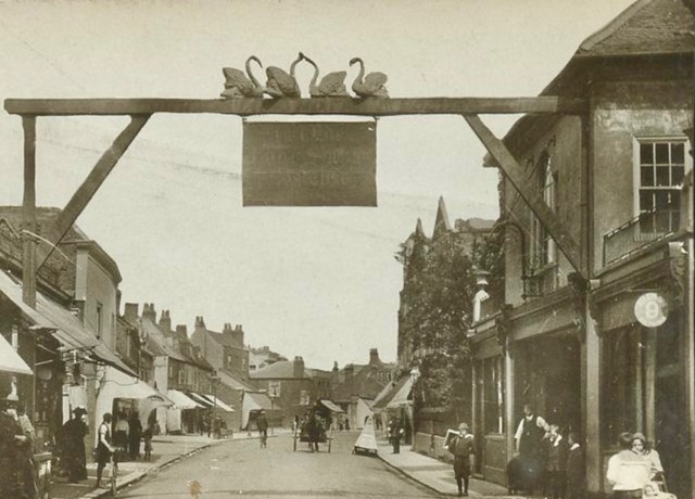 Four Swans, Waltham Cross Four Swans, Waltham Cross