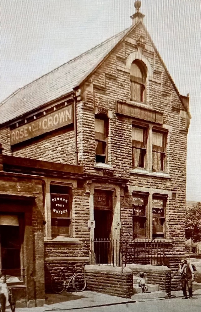 Rose & Crown, Delph Rose & Crown, Delph