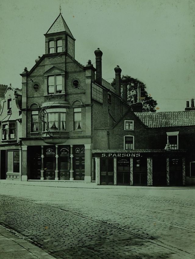 Lion & Key, Leyton, E10