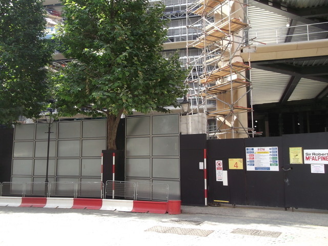 The Shades, EC4