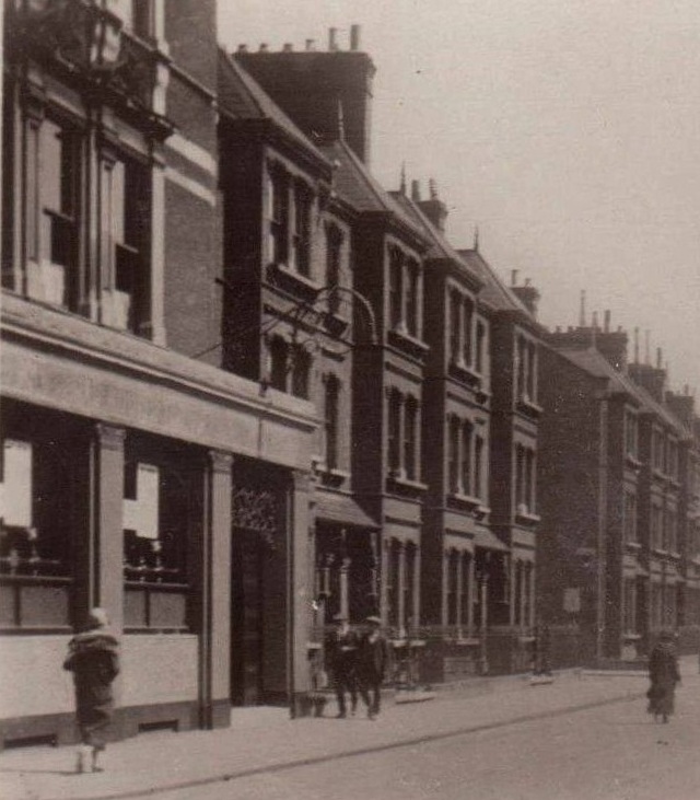 Hampton Court Palace, Walworth