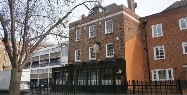 The Beehive, Stockwell
