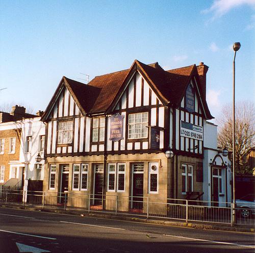 Oxford & Cambridge, Hammersmith