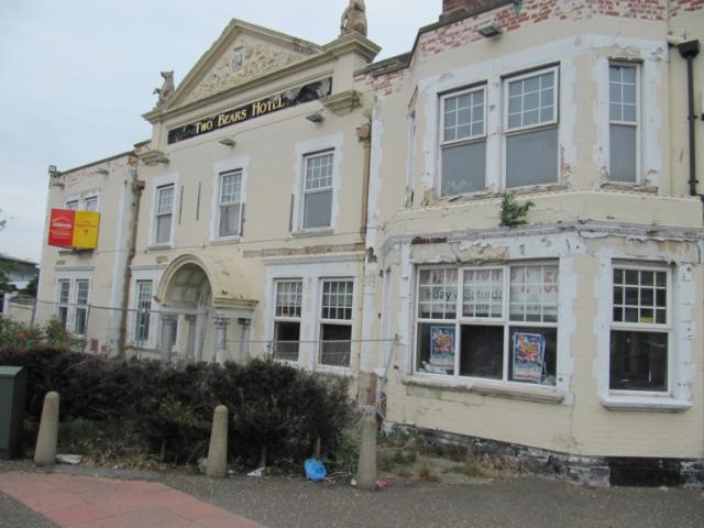 Two Bears, Great Yarmouth Two Bears, Great Yarmouth