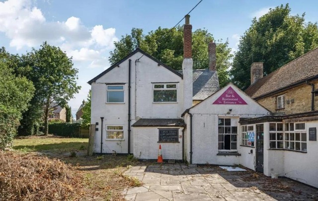 Fox & Hounds, Ardley
