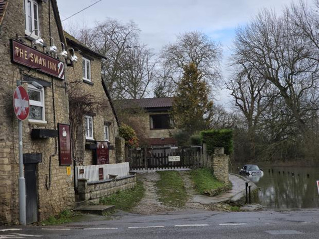 Swan Inn, Islip