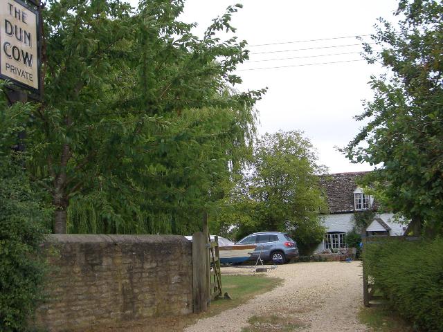 Dun Cow, Northmoor Dun Cow, Northmoor