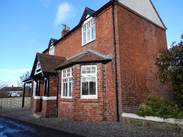 Rising Sun, Moreton Rising Sun, Moreton