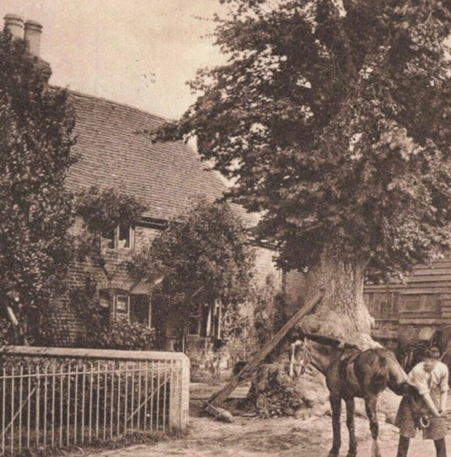 Harrow Inn, Compton