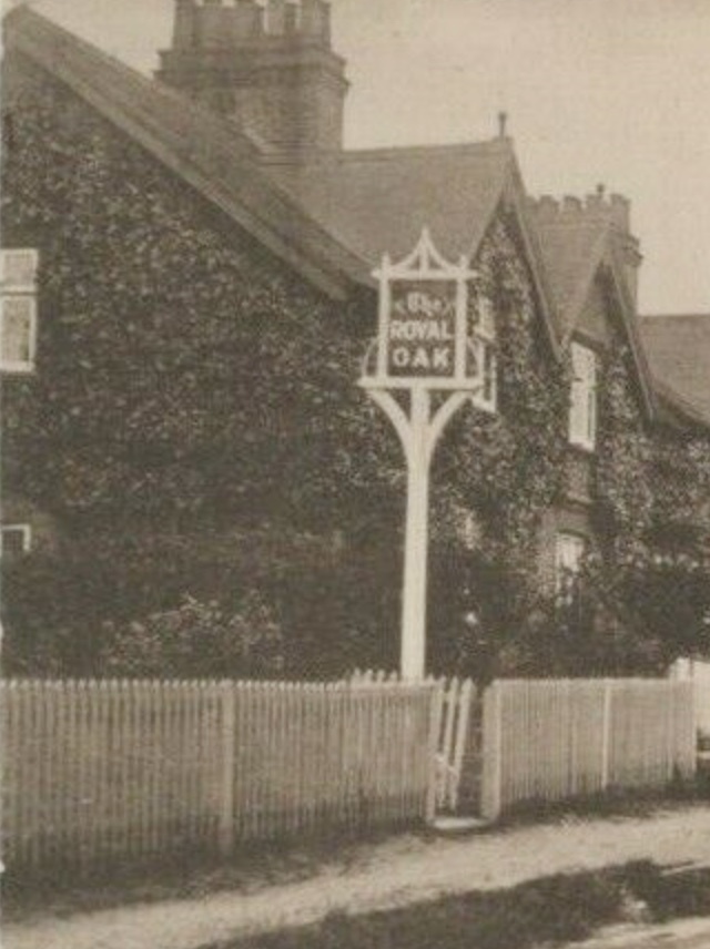 Royal Oak, Handcross