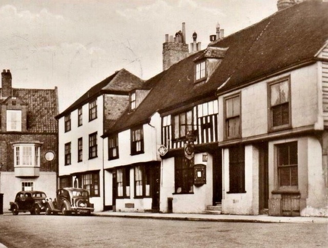 Ye Olde Flushing Inn, Rye Ye Olde Flushing Inn, Rye