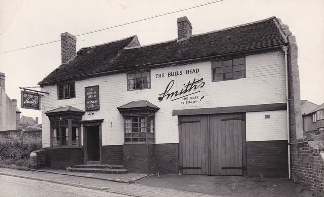 Bulls Head, Lye