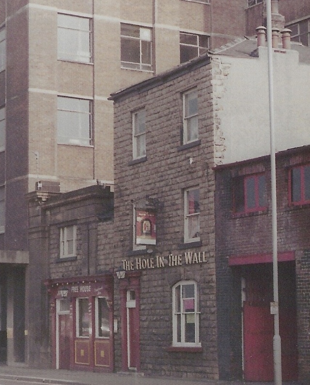Hole In The Wall, Sheffield, S4